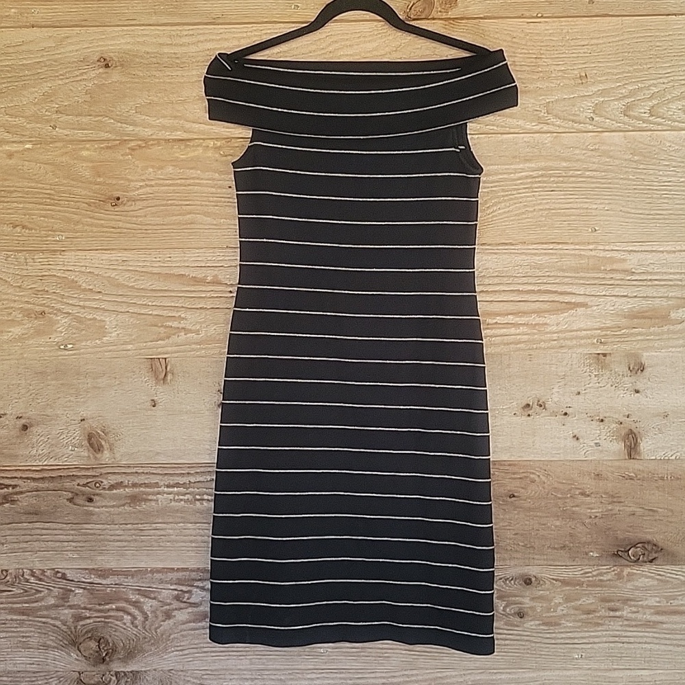 Lauren Ralph Lauren Size Small Off the Shoulder Pin Striped Dress Black Gold
